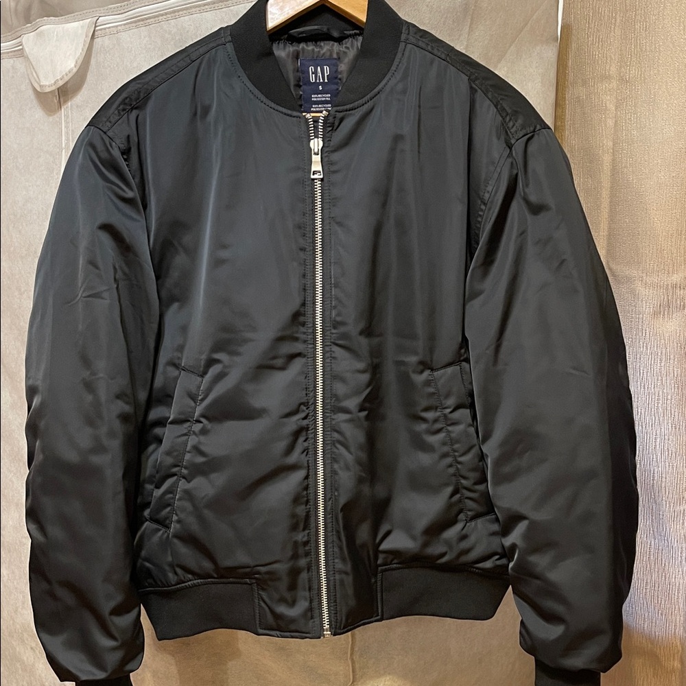 New GAP Woman’s Classic Black Bomber Jacket